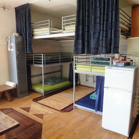 Frank'S Backpackers Hostel Хелмонд Екстериор снимка