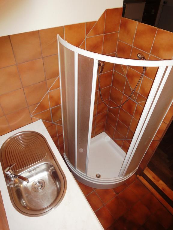 Frank'S Backpackers Hostel Хелмонд Екстериор снимка