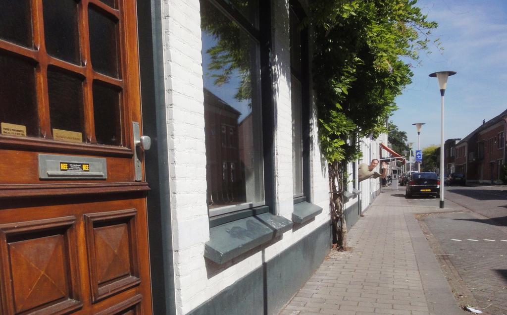 Frank'S Backpackers Hostel Хелмонд Екстериор снимка